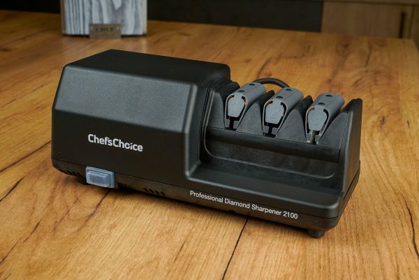 Точилка электрическая профессиональная для заточки ножей, пластиковый корпус, Chef'sChoice CH/2100Bl
