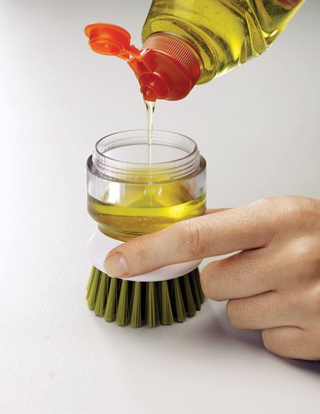 Щетка с дозатором моющего средства Palm Scrub™ серая