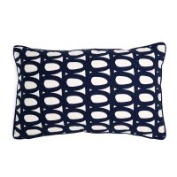 Чехол для подушки с принтом Twirl темно-синего цвета и декоративной окантовкой Cuts&Pieces 30х50 см 