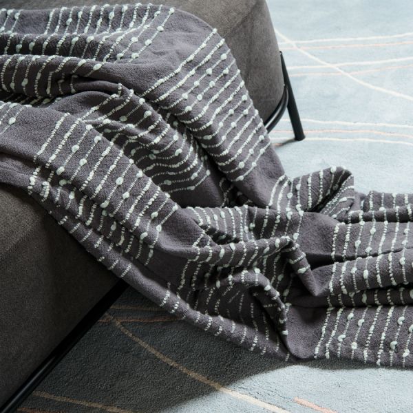 Покрывало из хлопка серого цвета с декоративной строчкой из коллекции Ethnic 180х250 см