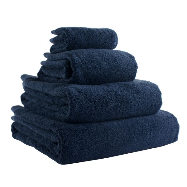 Полотенце банное темно-синего цвета из коллекции Essential, 70х140 см TK18-BT0013