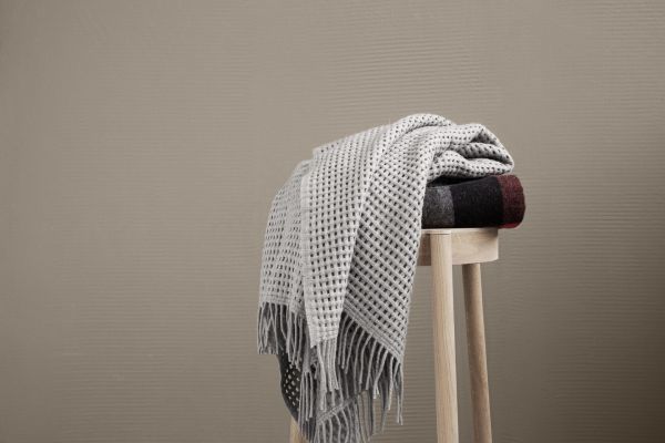 BASKET light grey Плед 130/200 , 35% альпака + 35% овечья шерсть + 30% микрофибра , 1000 гр