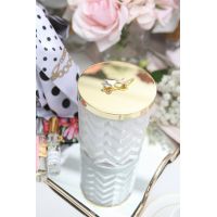 HERRINGBONE WHITE Свеча большая, платок, 600 гр, соевый воск, время горения 100 ч ВхШхД 21х17х17 см