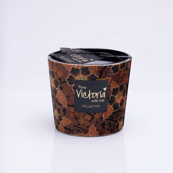 Свеча ароматическая Victoria with Love Velvet margrite 400гр