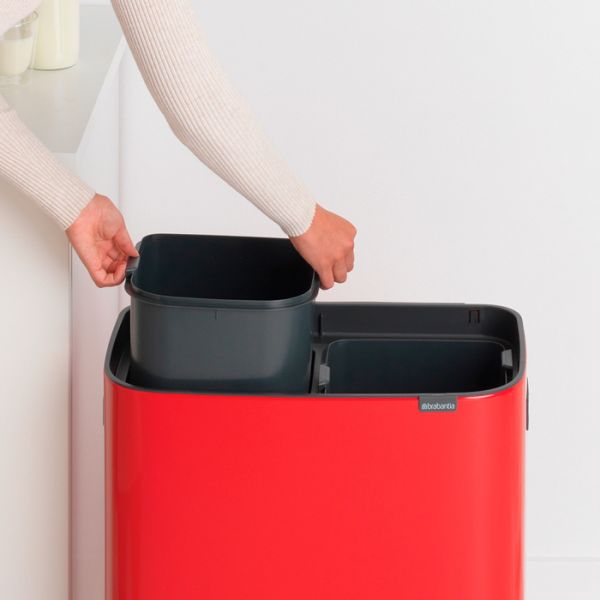 Мусорный бак Brabantia BO TOUCH BIN 2x30 л цвет пламенно-красный 