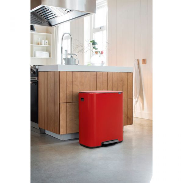 Мусорный бак Brabantia BO PEDAL BIN 60 л цвет пламенно-красный 