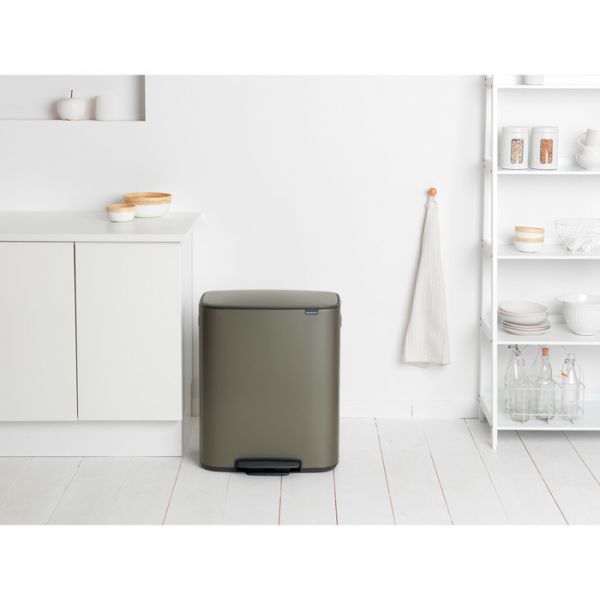 Мусорный бак Brabantia BO PEDAL BIN 60 л цвет платиновый 