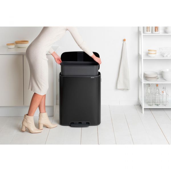 Мусорный бак Brabantia BO PEDAL BIN 60 л цвет черный матовый 