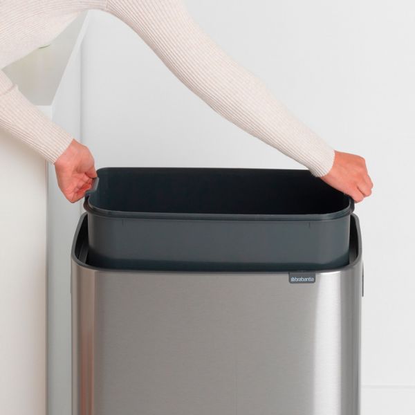 Мусорный бак Brabantia BO TOUCH BIN 60 л цвет стальной матовый 