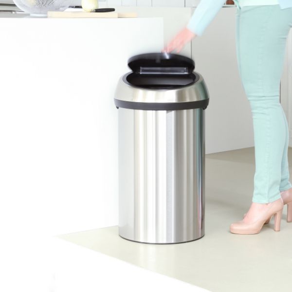 Мусорный бак Brabantia TOUCH BIN 60 л высота 70,4 см диаметр 40 см цвет матовый стальной 