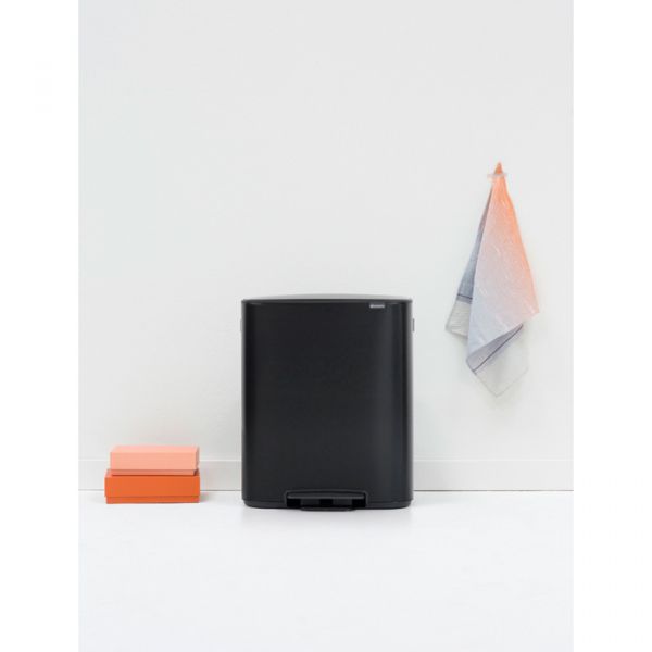 Мусорный бак Brabantia BO PEDAL BIN 60 л цвет черный матовый 