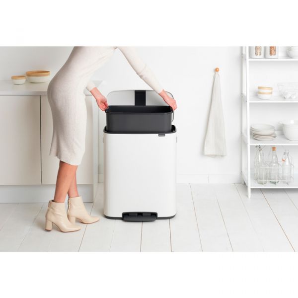 Мусорный бак Brabantia BO PEDAL BIN 60 л цвет белый 