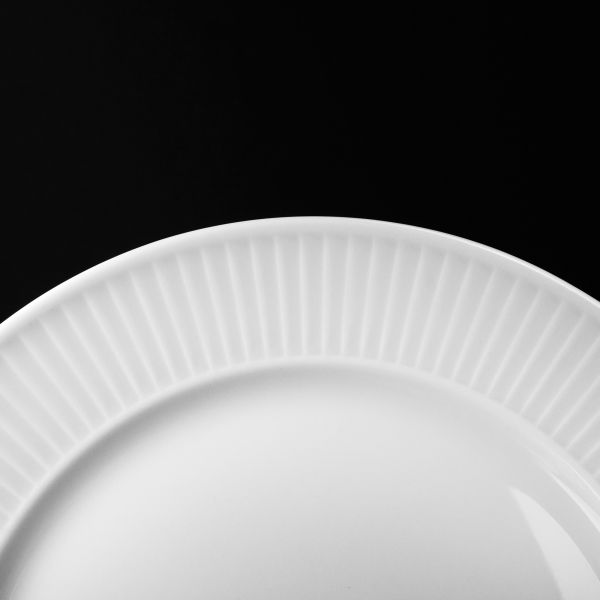 Тарелка закусочная 22 см белый фарфор PILLIVUYT Plisse 