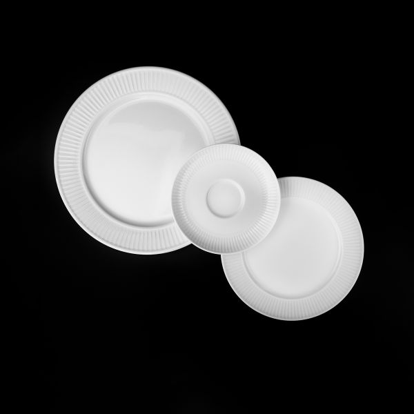 Тарелка закусочная 22 см белый фарфор PILLIVUYT Plisse 