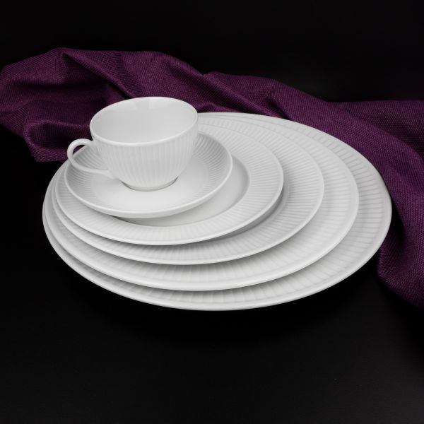 Тарелка закусочная 22 см белый фарфор PILLIVUYT Plisse 