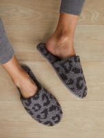 Тапочки Barefoot Dreams CC BITW SLIPPER, темно-серый, рисунок леопард, 100% полиэстер, размер 36-37
