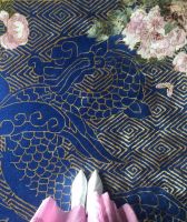 Dragon Florals Blue & GoldКовер 274х183 ручной тафтинг, шерсть +тенсель, высота ворса 13 мм