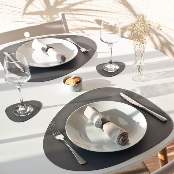 Подстановочная салфетка фигурная 37х44 см, натуральная кожа, tornado dark grey SKINNATUR