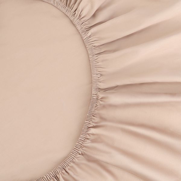 Простыня на резинке из премиального сатина бежевого цвета из коллекции essential,  160х200х30 см Tkano