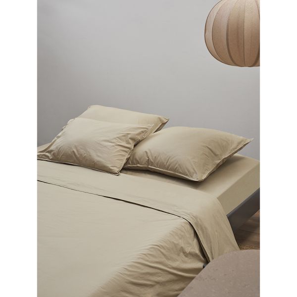 Простыня на резинке из стираного перкаля бежево-серого цвета из коллекции essential, 180х200х30 см Tkano