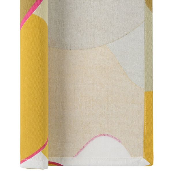 Салфетка сервировочная из хлопка горчичного цвета с авторским принтом из коллекции freak fruit