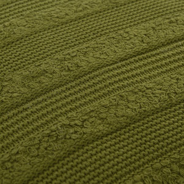 Подушка из хлопка с буклированной вязкой оливкового цвета из коллекции essential, 45х45 см