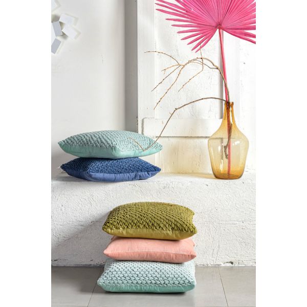 Подушка декоративная стеганая из хлопкового бархата оливкового цвета essential, 45х45 см Tkano