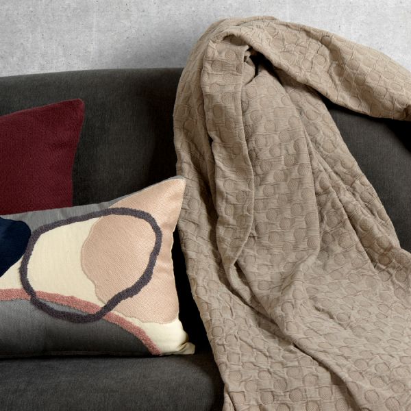 Покрывало из стираного хлопка бежевого цвета из коллекции essential, 230х250 см Tkano