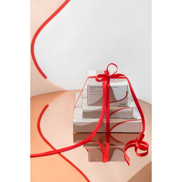 Набор из двух тарелок бежевого цвета с авторским принтом из коллекции freak fruit 22см