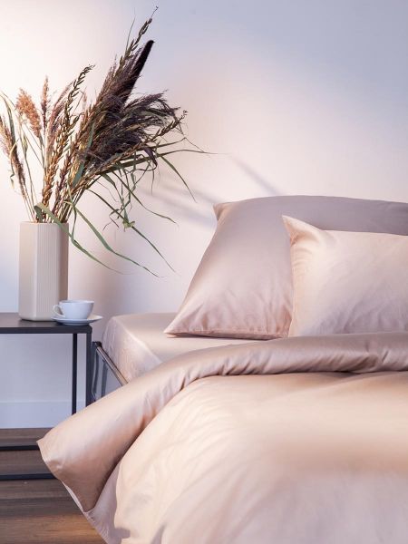 Простыня из премиального сатина бежевого цвета из коллекции essential, 240х270 см Tkano