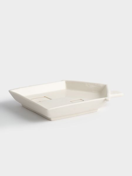 Блюдо 20x16x3 cм, фарфор, бело-золотистое, Дом, Townlet ANNA LAFARG
