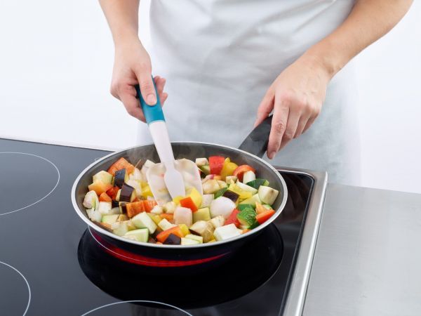 Ложка красная Lekue 