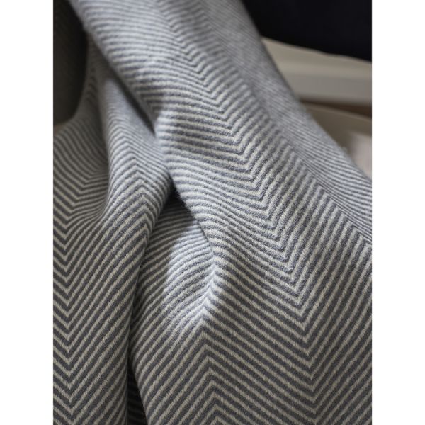 Плед из шерсти мериноса серого цвета из коллекции essential, 130х180 см Tkano