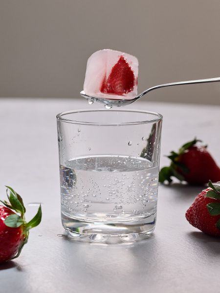 Форма для льда с крышкой ice cubes, 15 ячеек Smart Solutions
