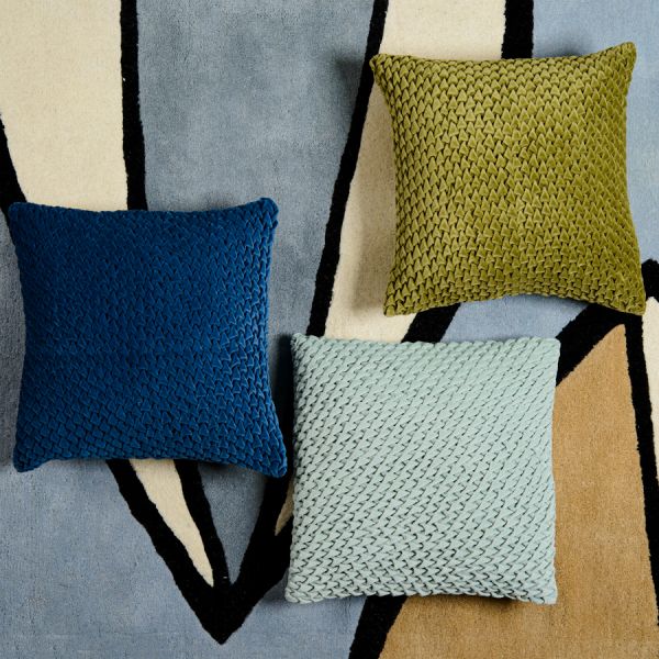 Подушка декоративная стеганая из хлопкового бархата оливкового цвета essential, 45х45 см Tkano