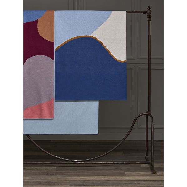 Плед из хлопка с авторским принтом синего цвета из коллекции freak fruit, 130х180 см Tkano