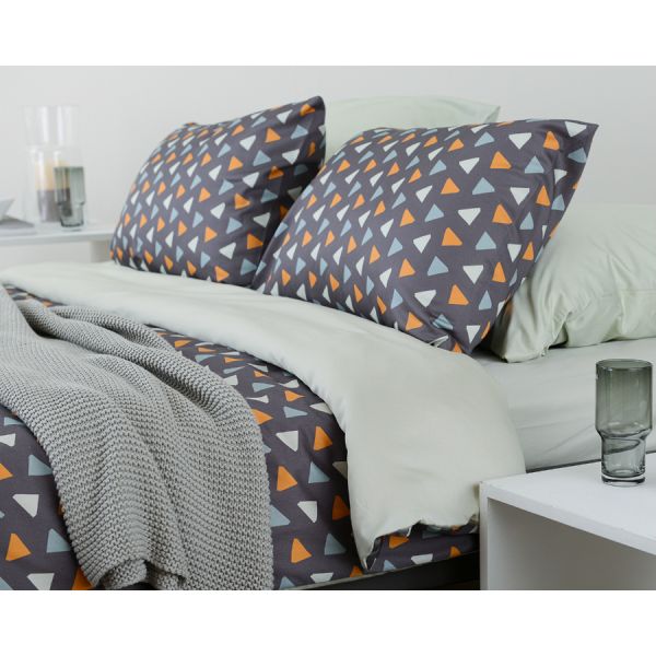 Комплект постельного белья полутораспальный из сатина мятного цвета с принтом triangles из коллекции