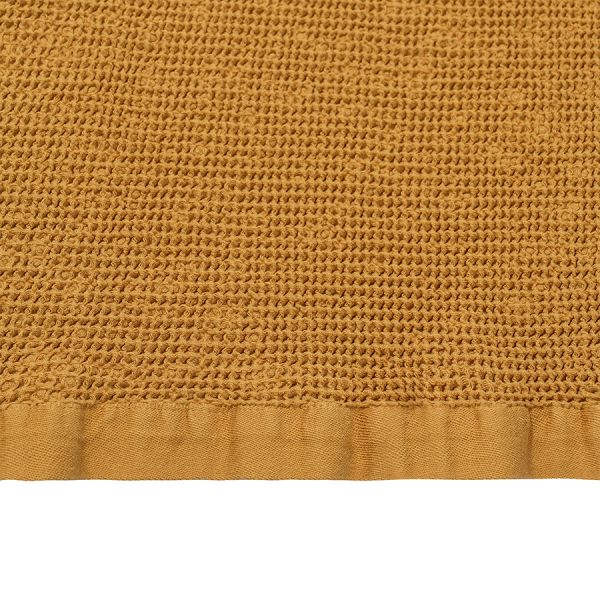 Полотенце банное из умягченной вафли цвета охры из коллекции essential, 70x140 см Tkano