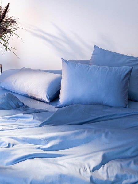 Простыня на резинке из премиального сатина джинсово-синего цвета из коллекции essential,  160х200х30 см Tkano