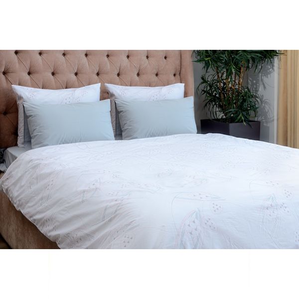 Набор из двух наволочек из перкаля белого цвета с принтом Хвойное утро из коллекции russian north, 50х70 см Tkano