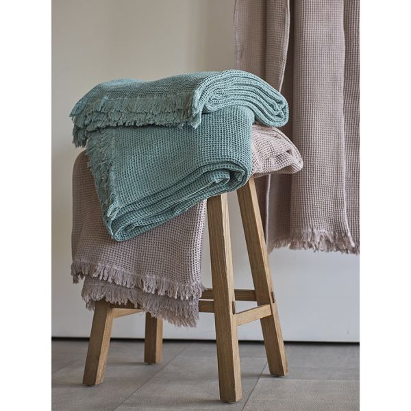 Покрывало вафельное из хлопка цвета шалфея из коллекции essential, 180х250 см Tkano