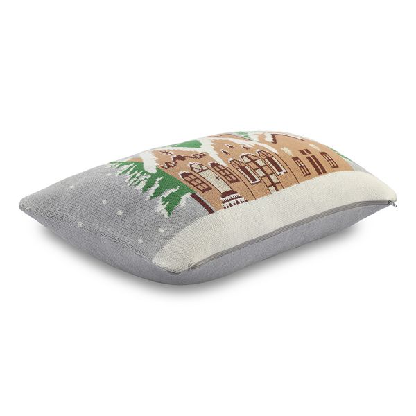 Подушка вязаная с новогодним рисунком christmas village из коллекции new year essential, 40x60 см Tkano
