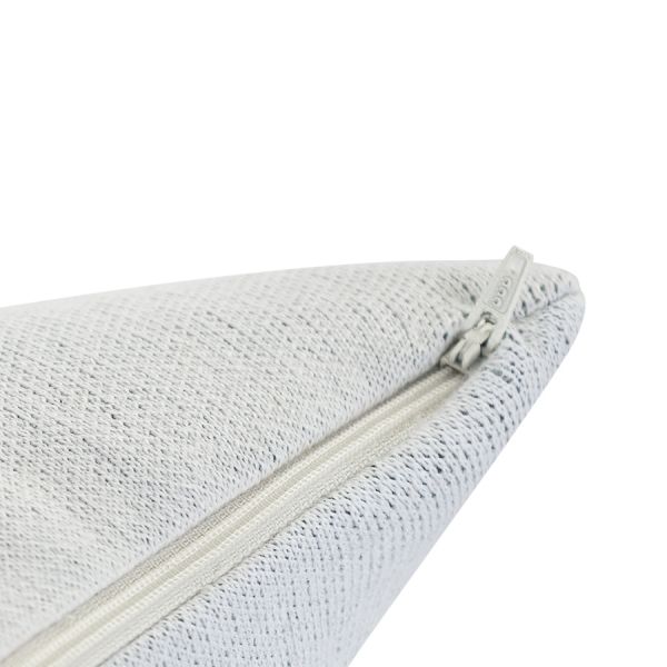 Подушка вязаная с новогодним рисунком Лыжники из коллекции new year essential, 45x45 см Tkano