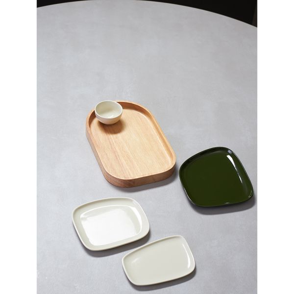 Набор из 4-х сервировочных тарелок на деревянном подносе sorrento Liberty Jones