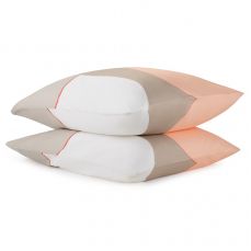 Набор из двух наволочек из сатина  бежевого цвета с авторским принтом из коллекции freak fruit