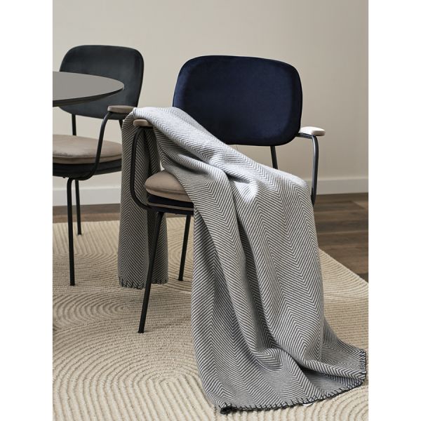 Плед из шерсти мериноса серого цвета из коллекции essential, 130х180 см Tkano