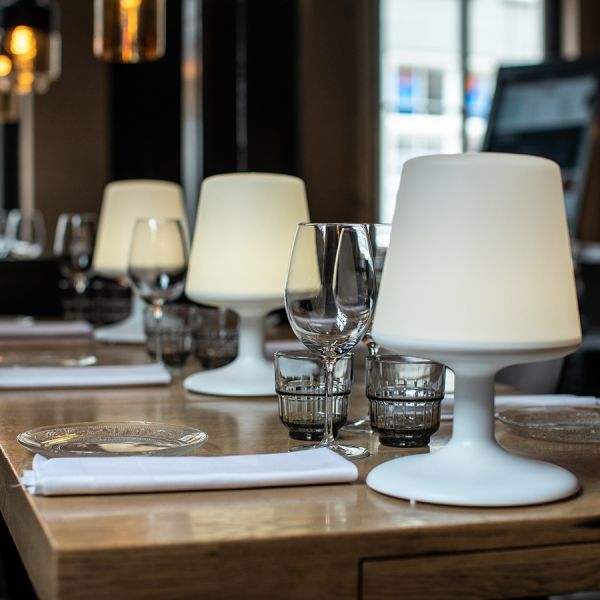 Лампа настольная light to go черная