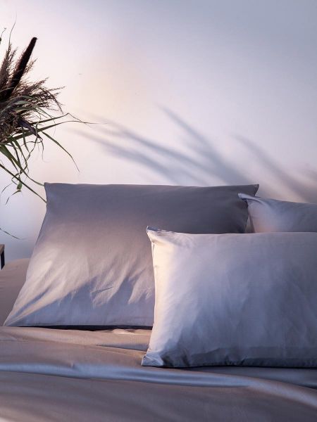 Набор наволочек из премиального сатина светло-серого цвета из коллекции essential, 70х70 см Tkano