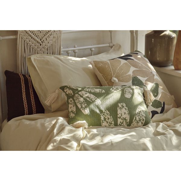 Подушка декоративная с рисунком flowers и кисточками из коллекции ethnic 30х45 см Tkano