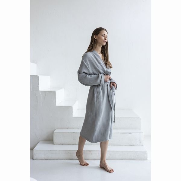 Халат из многослойного муслина серого цвета из коллекции essential, размер s Tkano